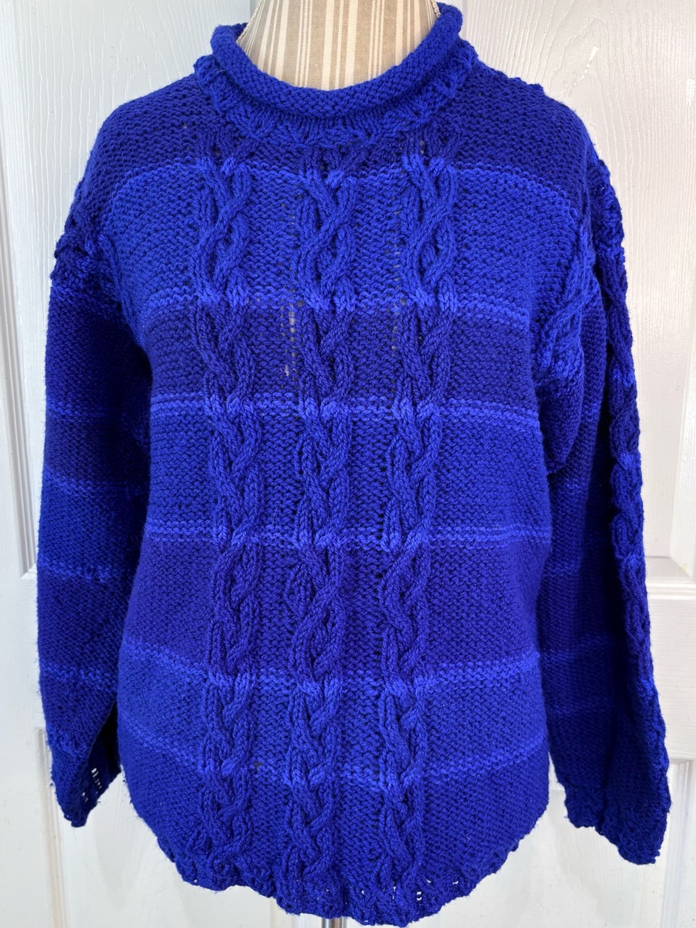 Vintage 70s 80s Women’s Royal Blue Hand Knit Wool Chunky Cable knit Sweater M/L